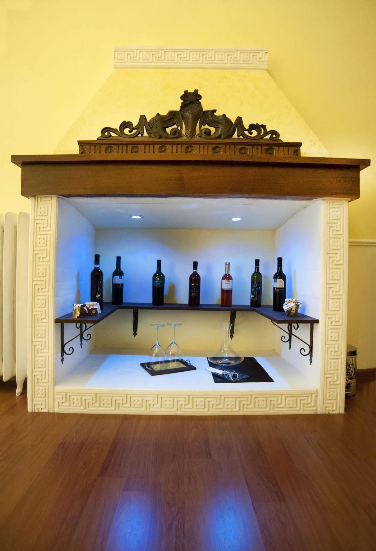 Palazzo Salini - Appartamento Familiare سولمونا المظهر الخارجي الصورة