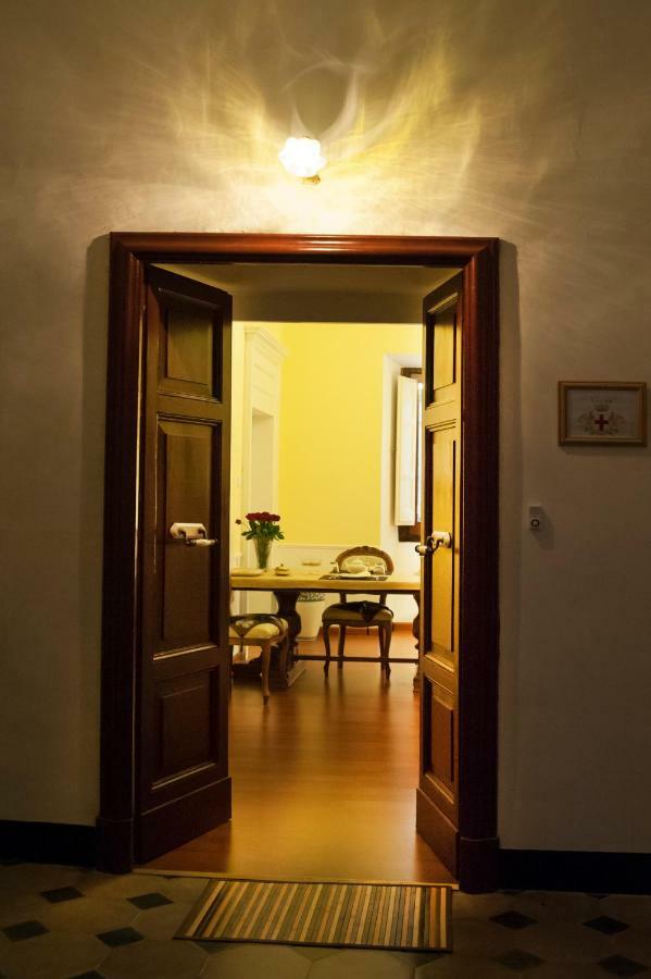 Palazzo Salini - Appartamento Familiare سولمونا المظهر الخارجي الصورة